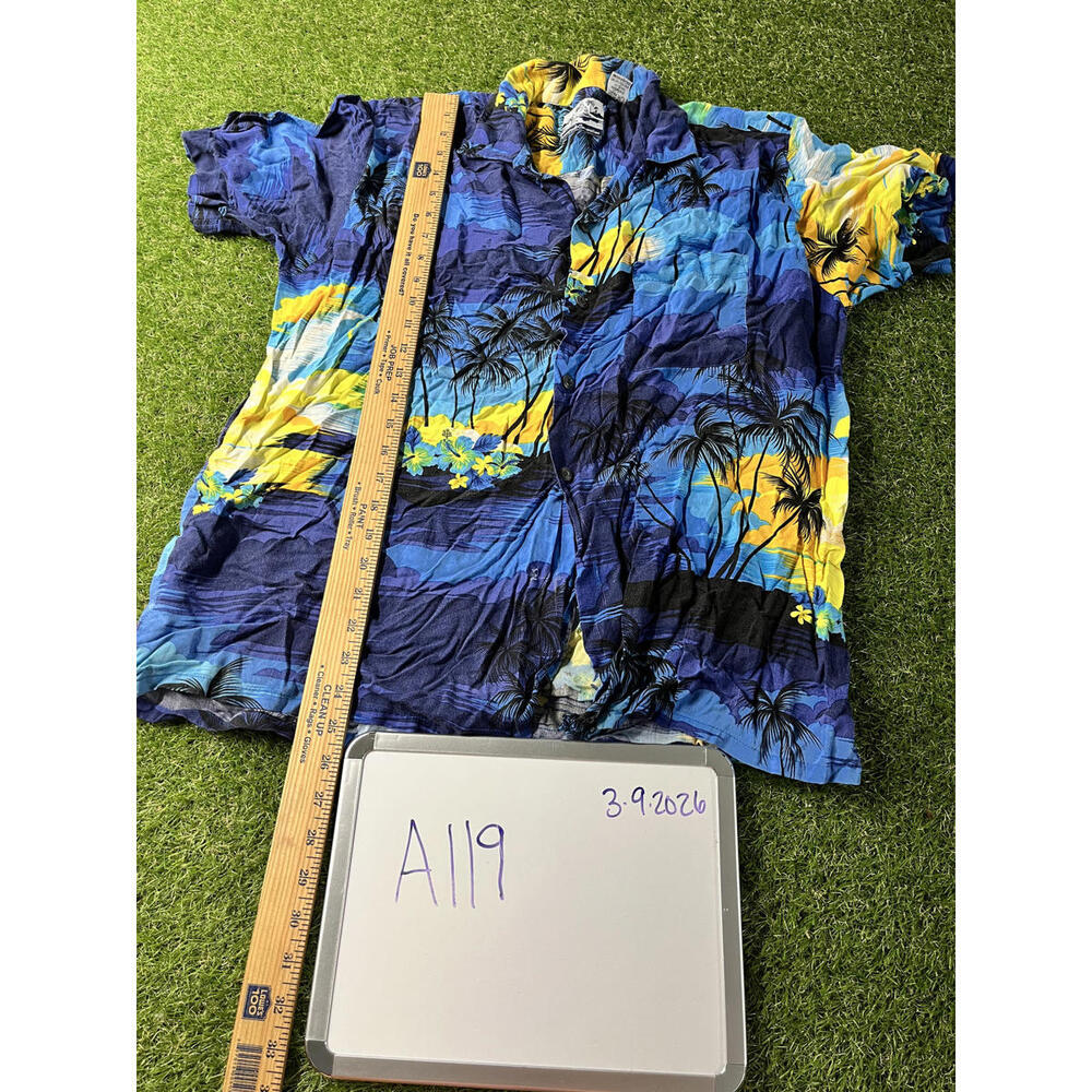 Pineapple Connection Mens Hawaiian Style Short Sleeve Shirt Medium‎